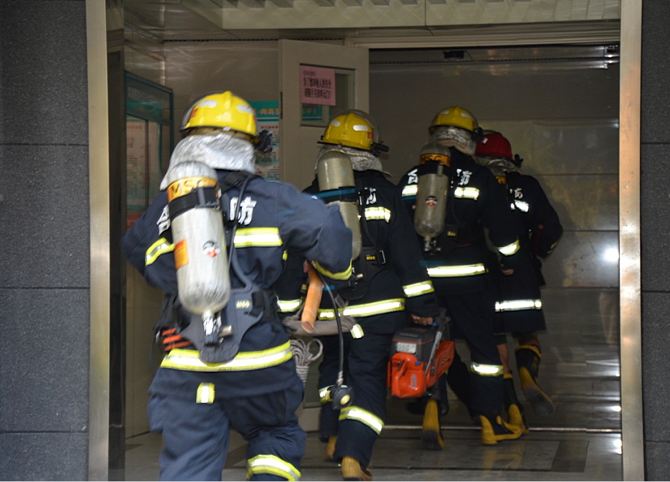 �������ս�����̳- ��Ȩ���Ĳ��˵�����