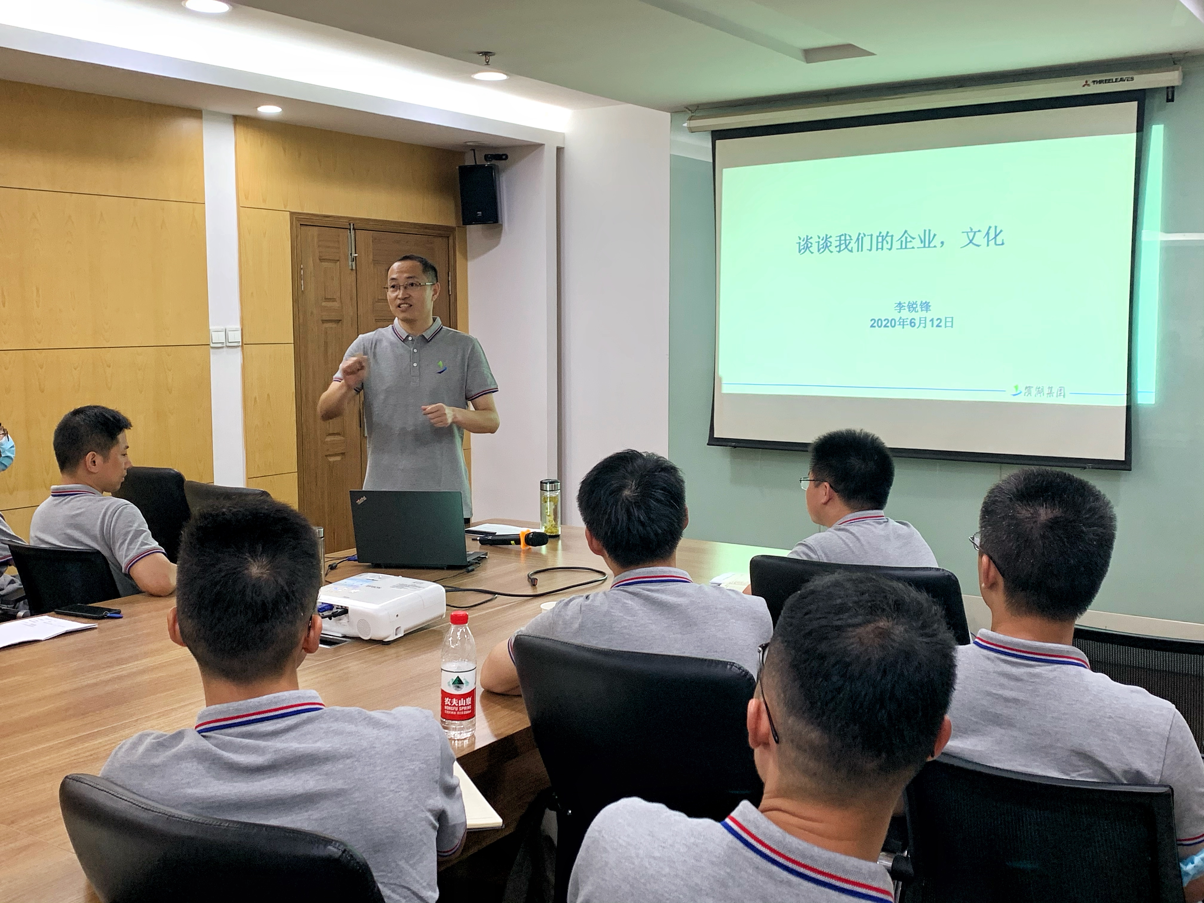 �������ս�����̳- ��Ȩ���Ĳ��˵�����