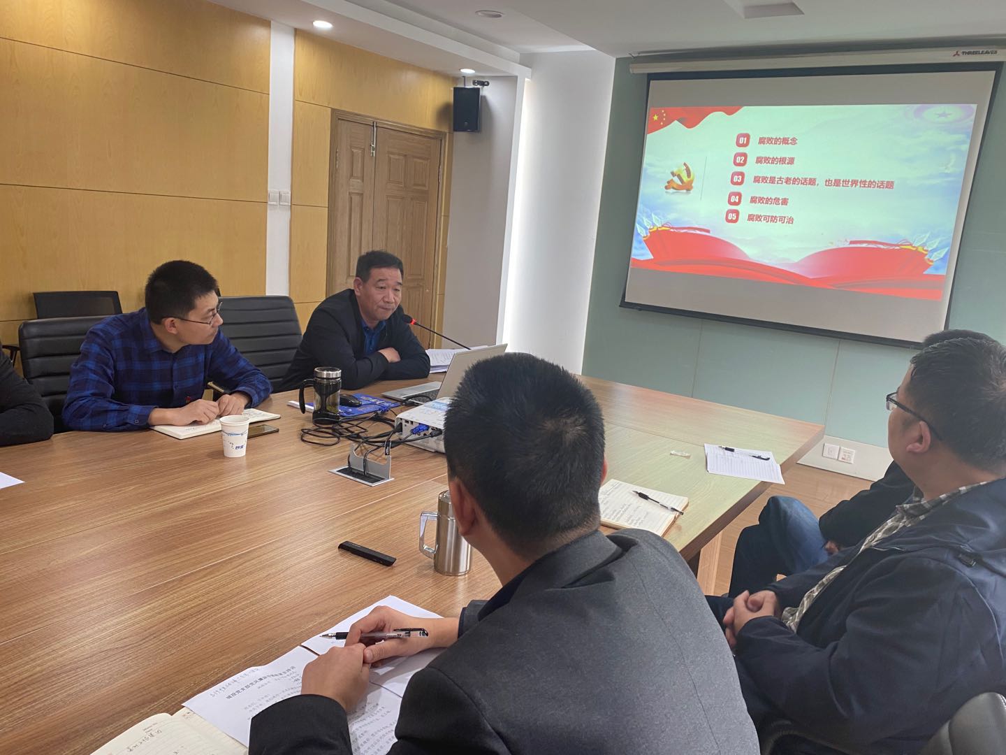 �������ս�����̳- ��Ȩ���Ĳ��˵�����