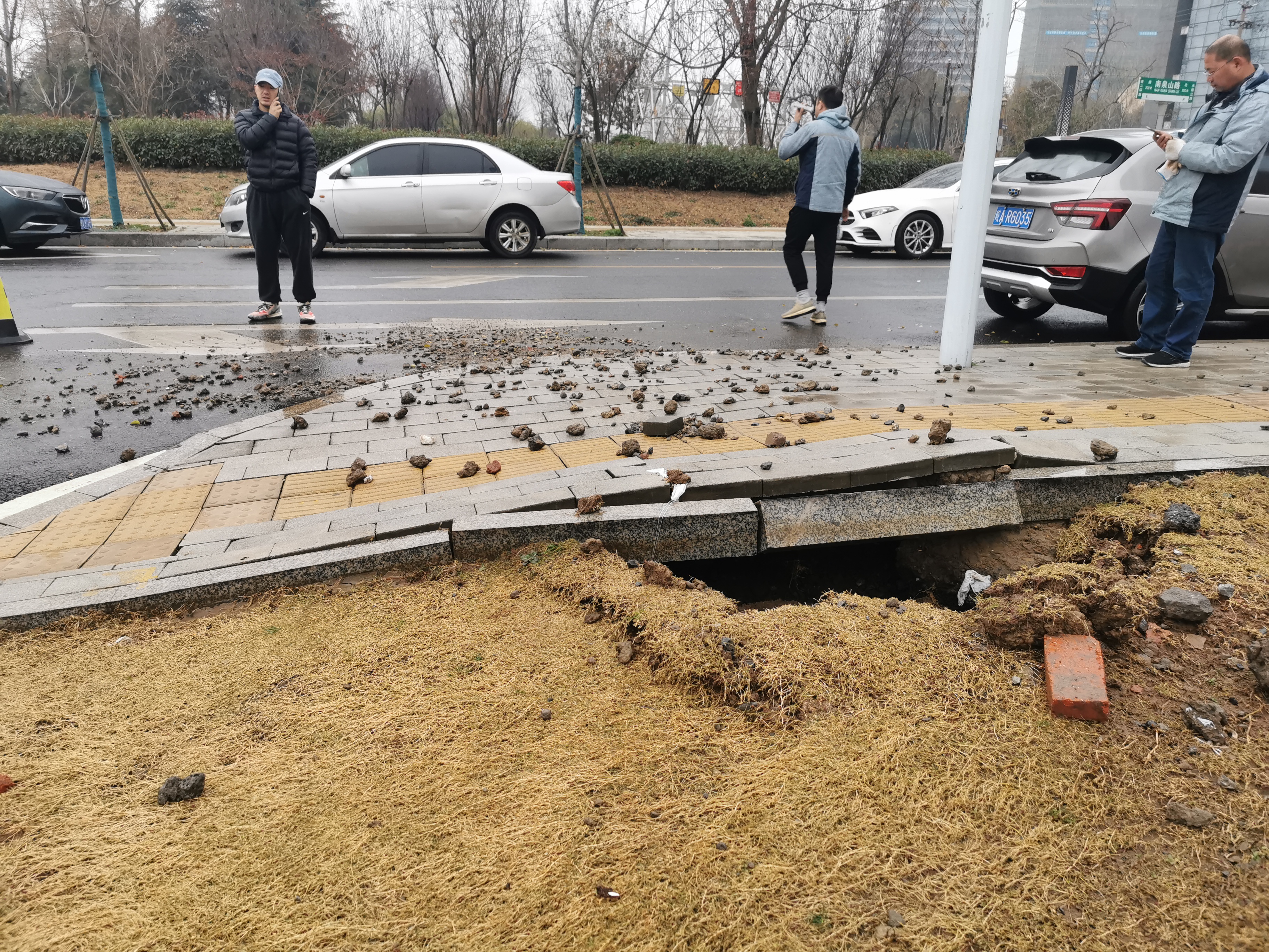 �������ս�����̳- ��Ȩ���Ĳ��˵�����