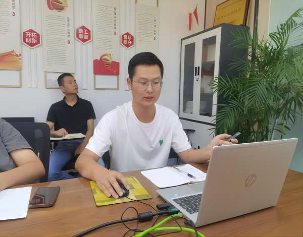 �������ս�����̳- ��Ȩ���Ĳ��˵�����